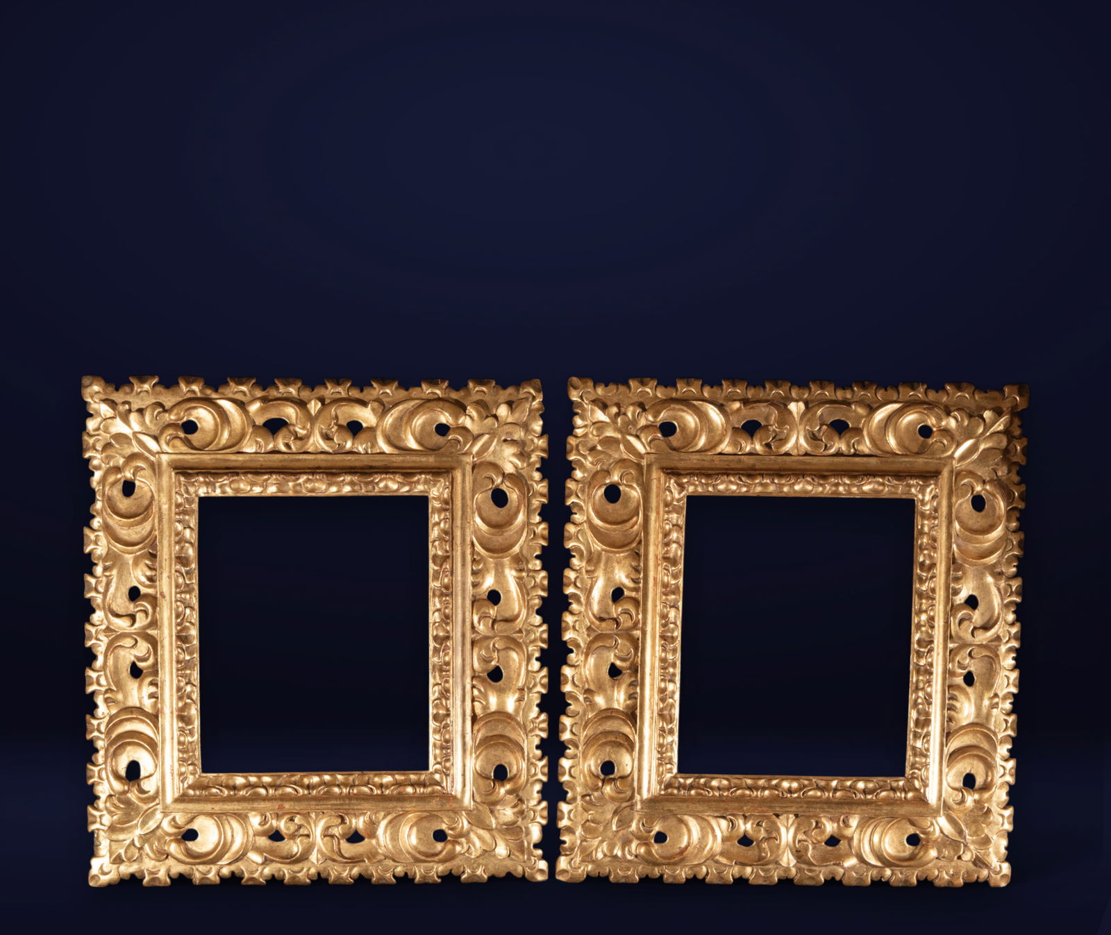 Pair of gilded frames, 18th century - Italy (1 of 8)