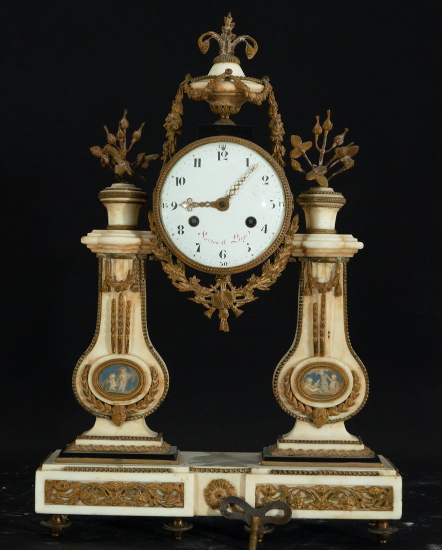 Sarlon à Liege portico clock in Alabaster and gilt bronze, France, 19th century (1 of 8)