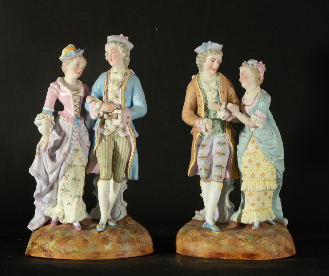 Porcelain couple in love, France, 19th century (1 of 9)