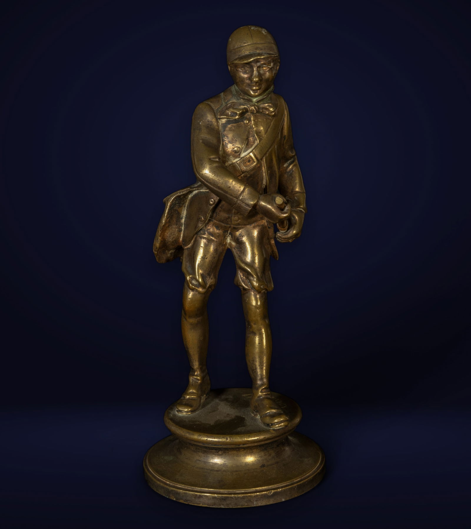 Bronze sculpture depicting a postman, signed Scaillet, France, 19th century (1 of 8)