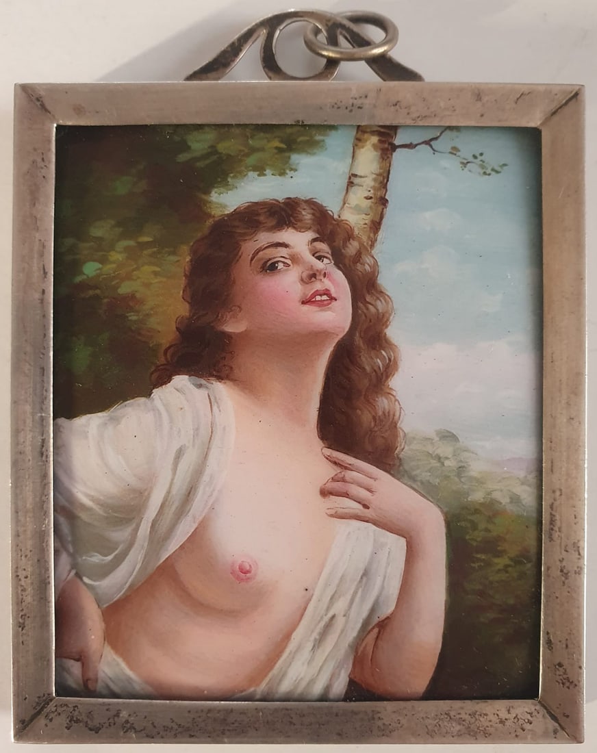 Miniature pendant of a young nude lover on 19th century Victorian silver: 7 x 8 cm, in silver and enamels