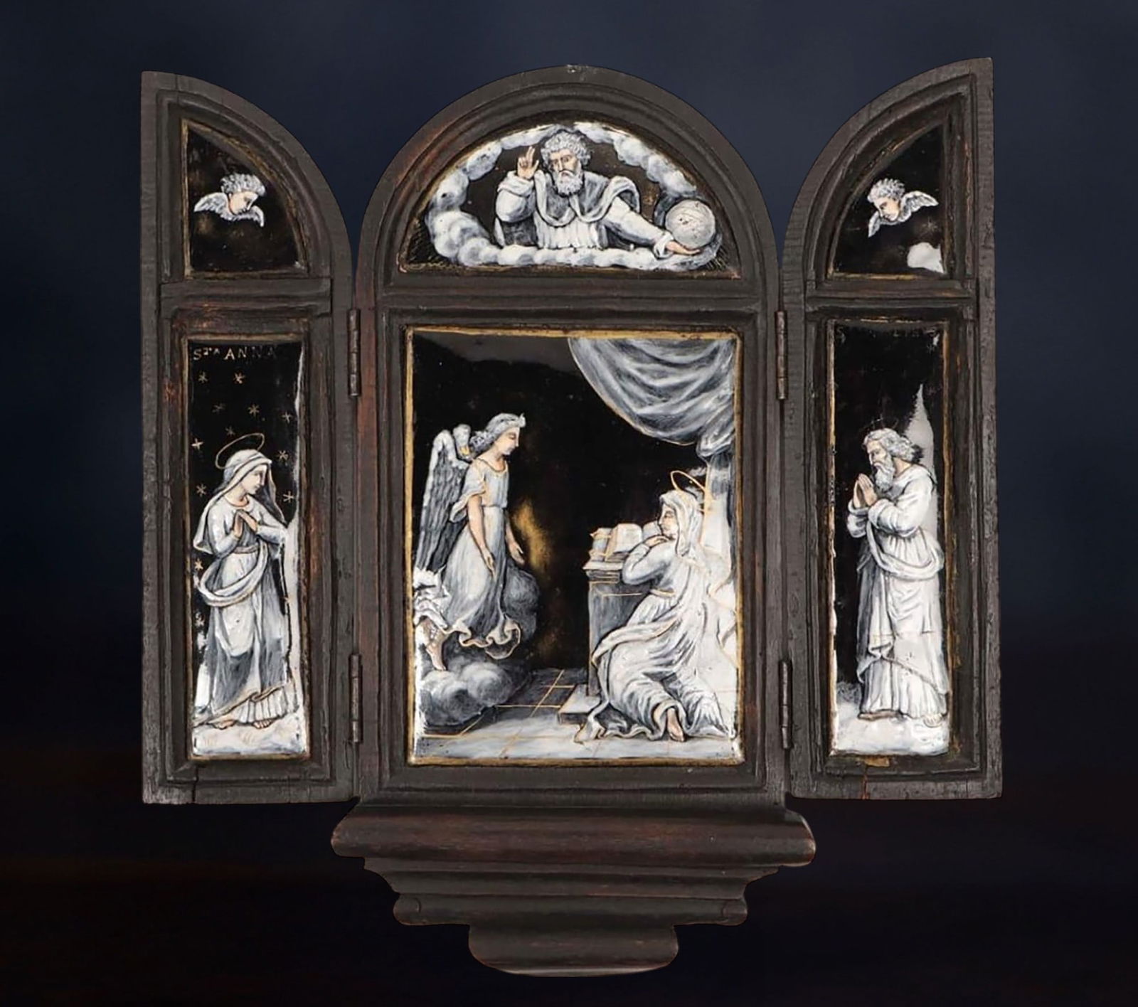 Rare and spectacular 19th century Limoges enamel triptych with the Annunciation of Mary: Measurements: 26.5 x 24.5cm.