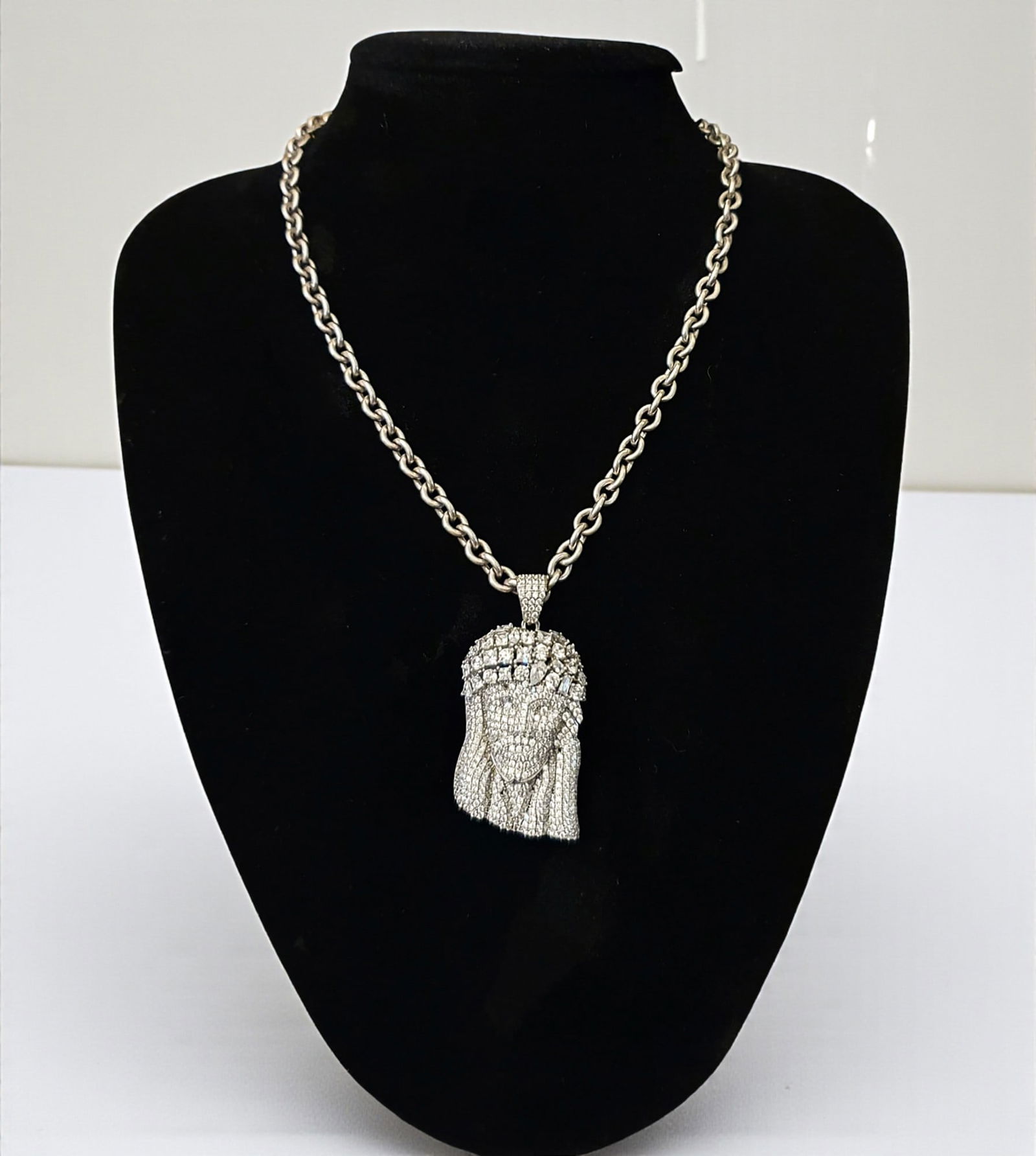 Jesus silver pendant in 925 sterling silver (1 of 3)