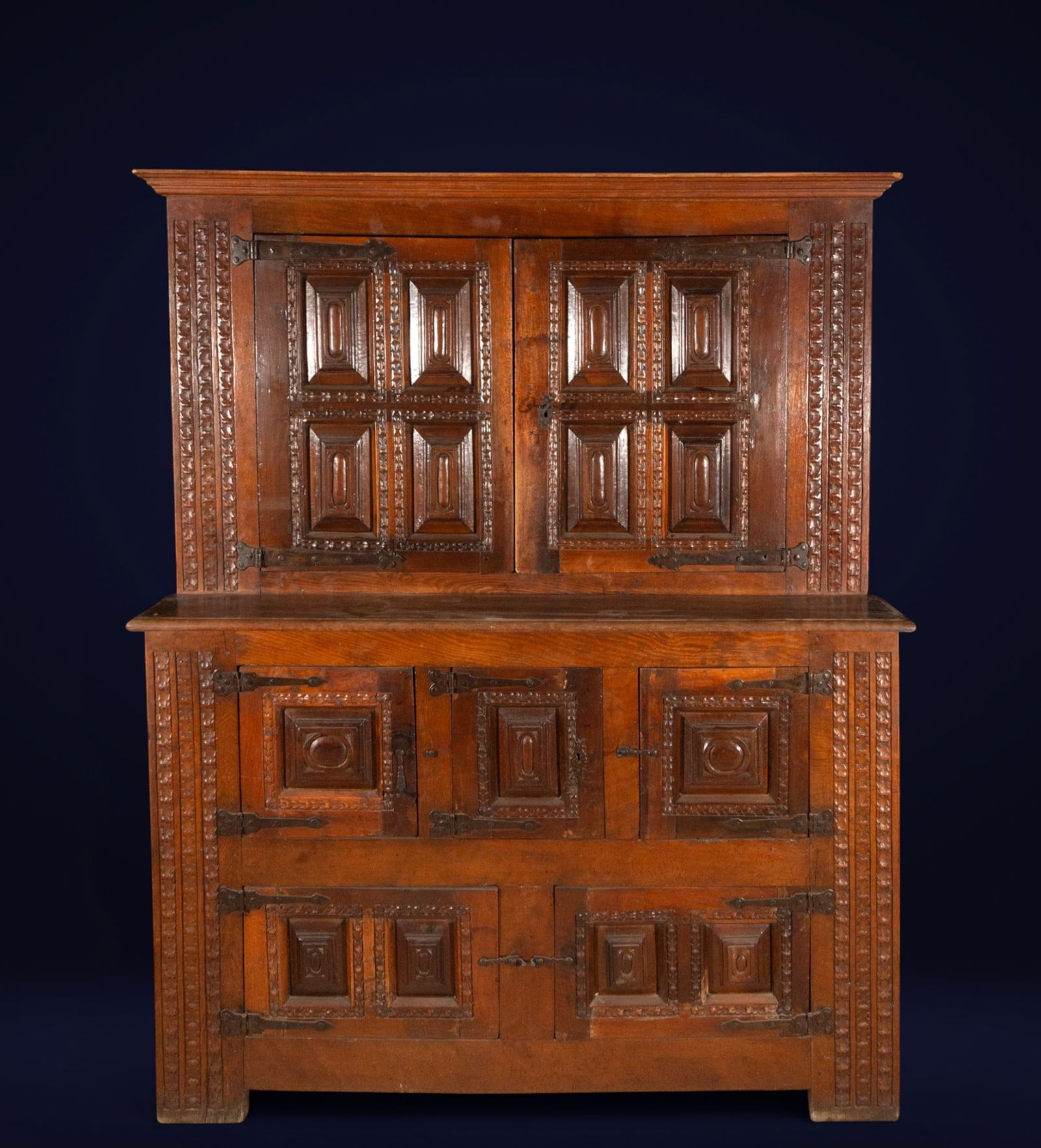 Two-body sideboard in walnut and chestnut. Spanish School. 16th century. (1 of 4)