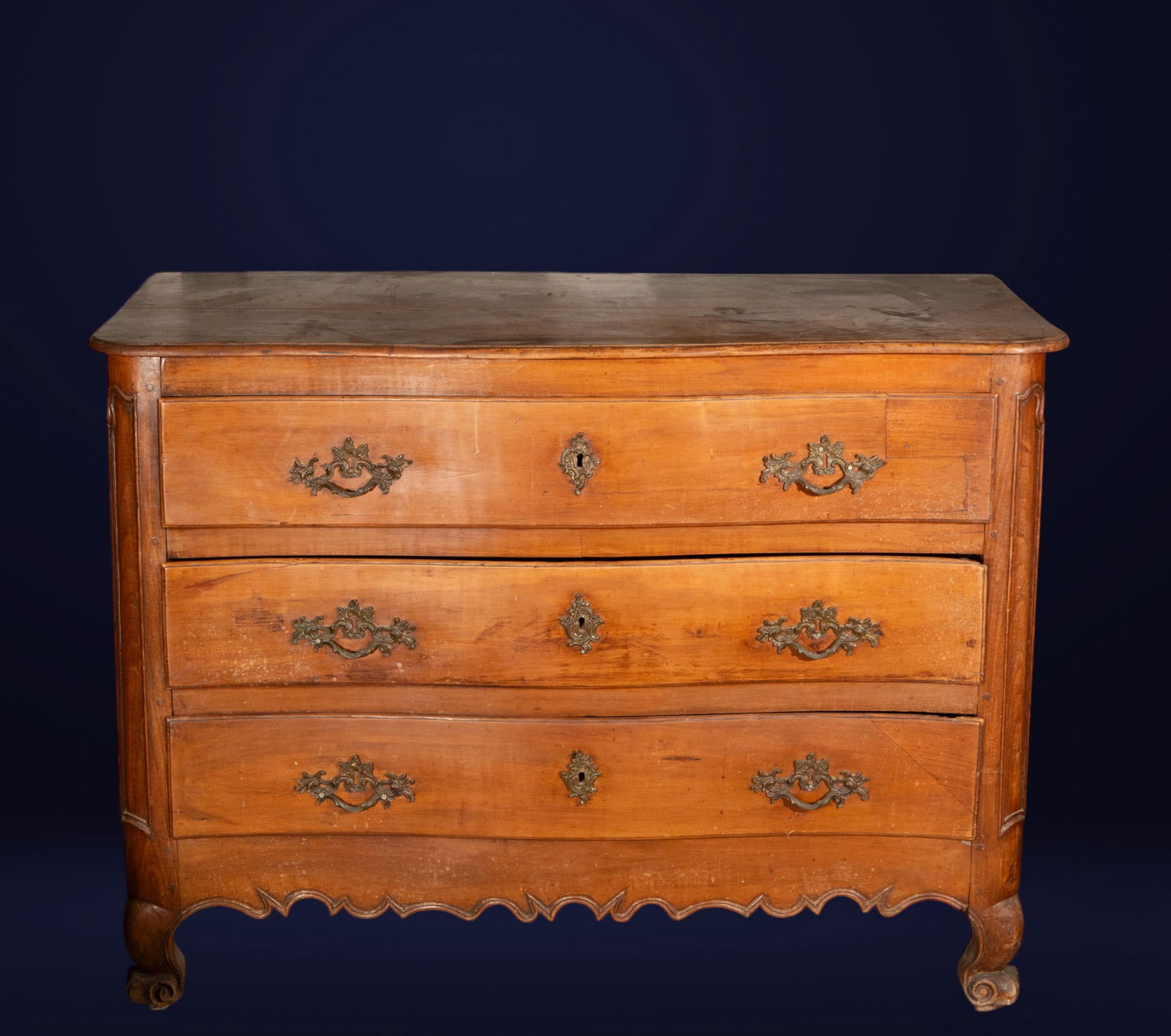 French walnut chest of drawers. French School. 18th century. (1 of 5)