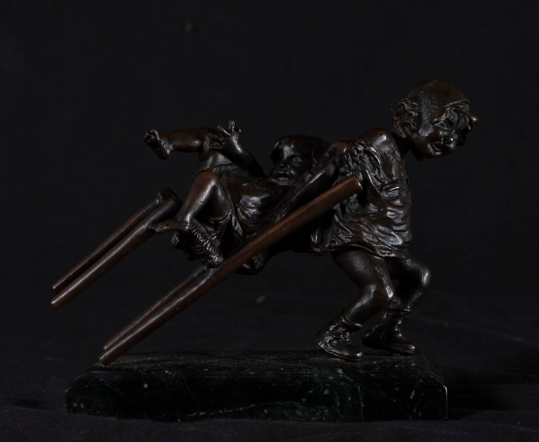 Girls Playing in the Chair, Juan Clara, patinated bronze, 19th - 20th century: Measurements: 20 x 11 x 11 cm, in patinated bronze.