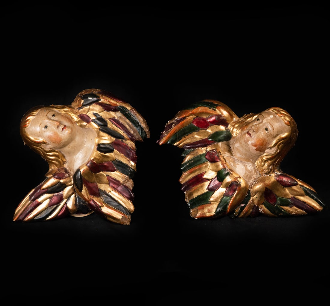 Pair of Little Angels Finials, in stucco, Italy, 18th century (1 of 7)