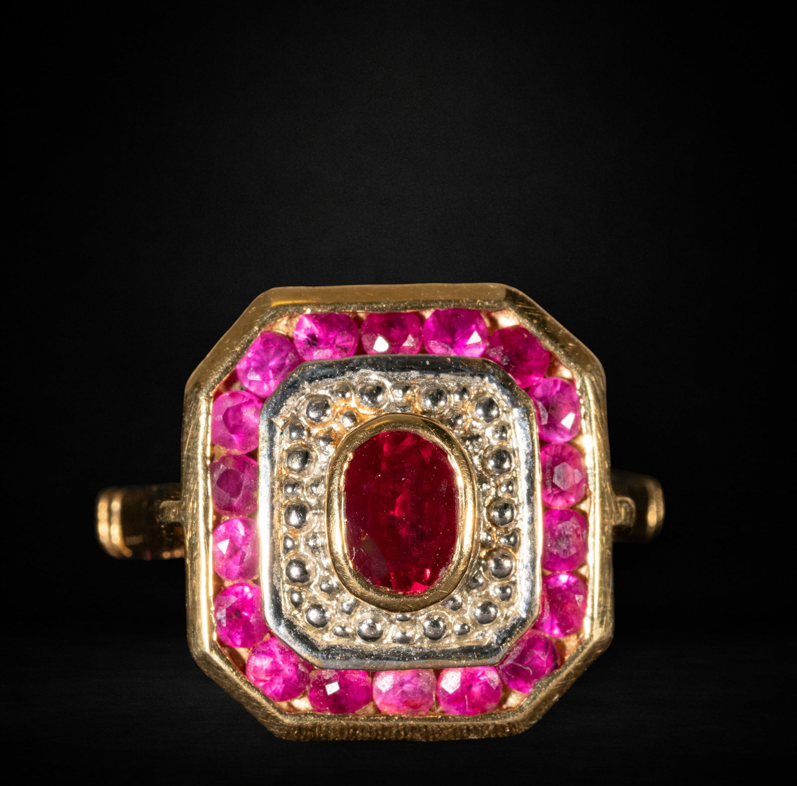 Beautiful 14k gold ring with pigeon blood ruby ??and 14k gold (1 of 5)