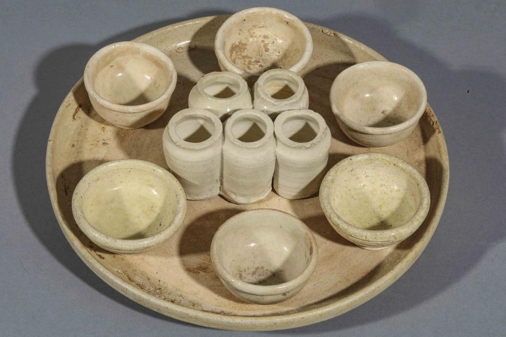 Ceramic offering set with tray and vessels, China, Jin Dynasty, 12th-13th century (1 of 3)