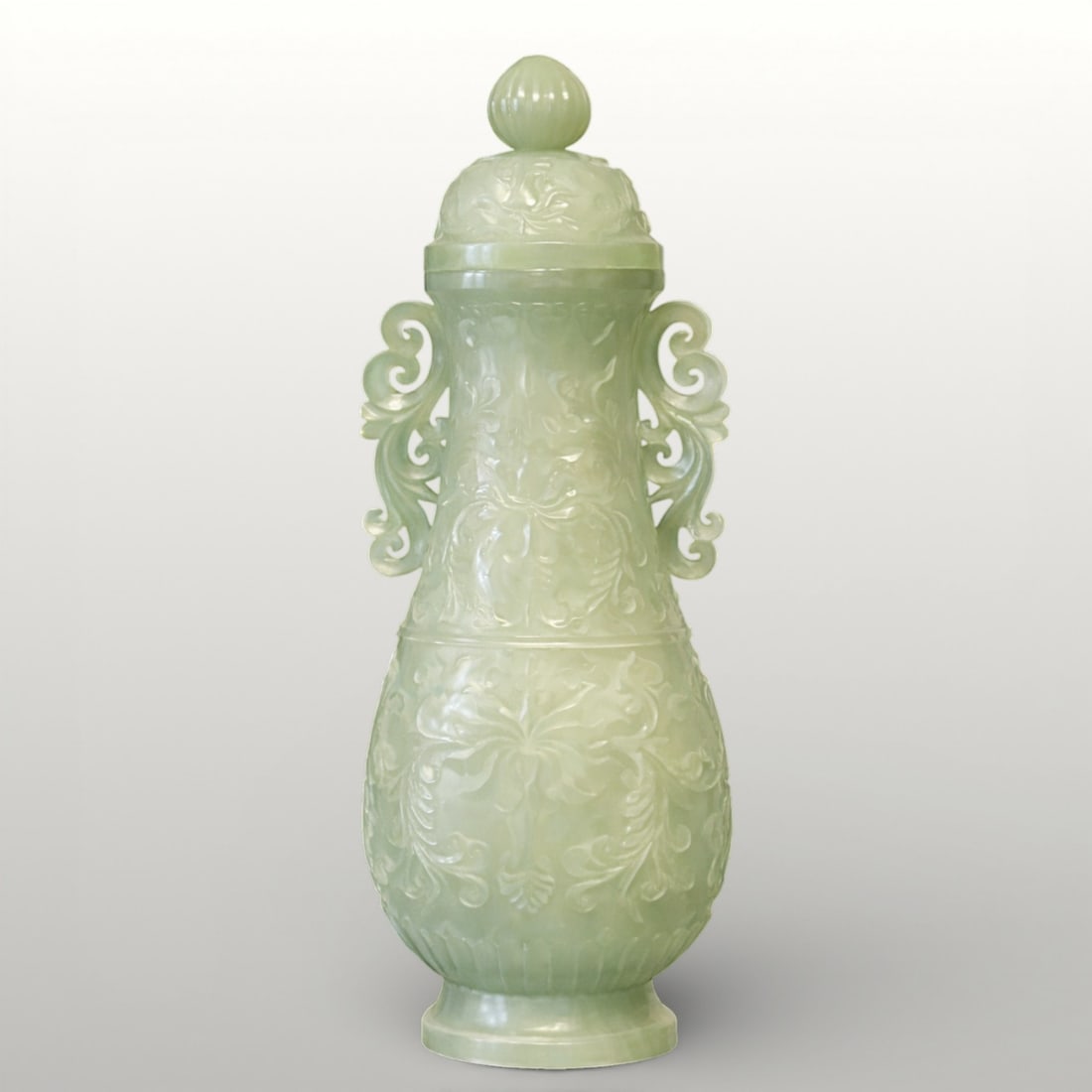 Jade vase, Qing Dynasty, 19th century, China (1 of 4)