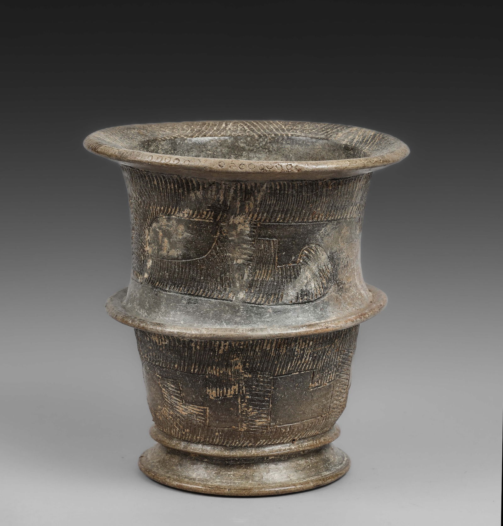 Tripartite vessel with geometric decoration, Ban Chiang Culture, 15th – 6th century BC. (1 of 4)