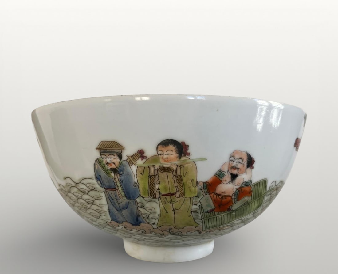 Bowl with figure decoration, Pink Family, China, Late Qing Dynasty / Minguo period, 19th - 20th: Porcelain decorated with polychrome glazes from the Rose family. The flared bowl is ornamented with a lively scene depicting three figures—musicians and a Taoist sage—dressed in traditional attire