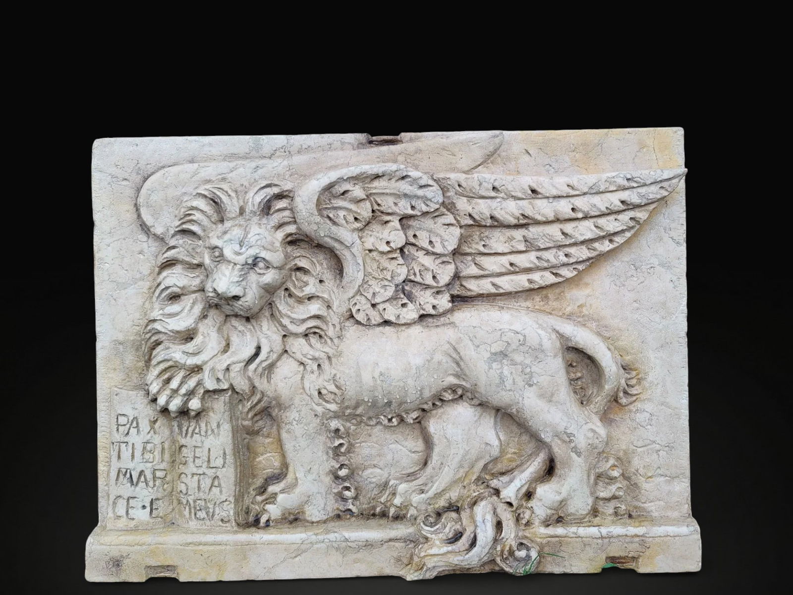 High relief in marble representing the Lion of Saint Mark, Italy, 20th century (1 of 6)