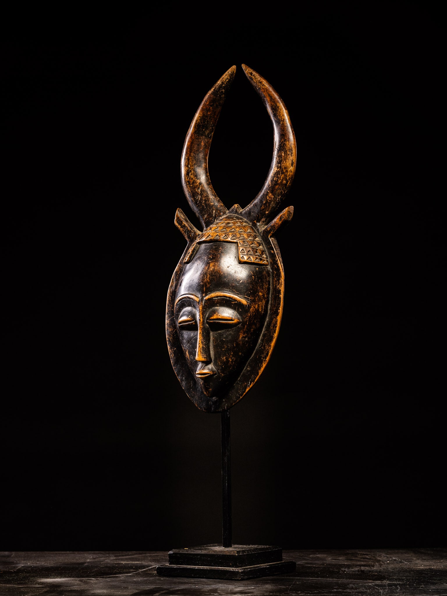 Gyè mask with horns. Yauré people, Ivory Coast. 20th century (1 of 8)