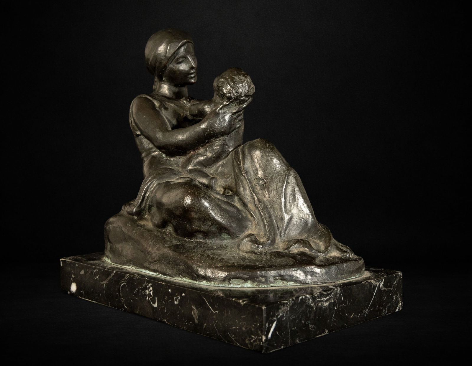 Juan Bautista Adsuara - Maternity - signed and numbered ADSUARA and 176/380: Solid bronze, signed, with foundry mark, ed. 176/380. Provenance: important private collection, Barcelona.
