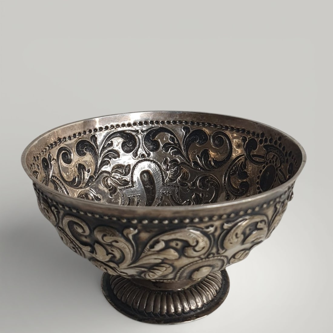 Wine glass, transition from Renaissance to Baroque, 17th century: 11 x 6 cm