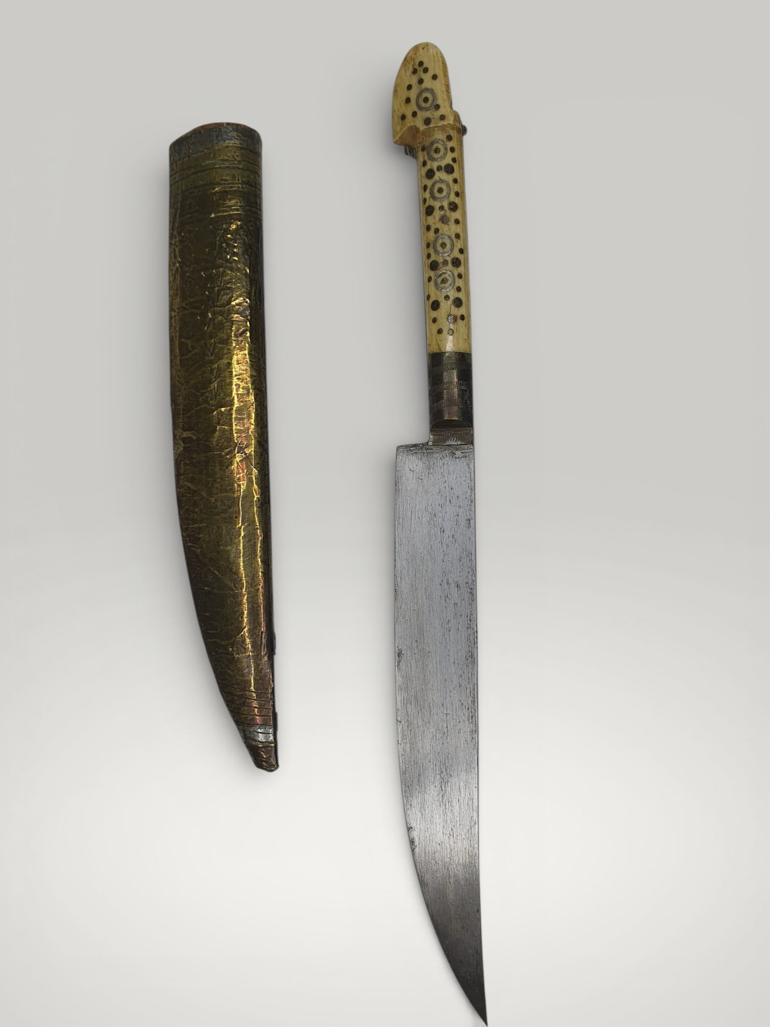 Balkan-Sarajevo dagger in bone and silver, 19th century: 29 cm