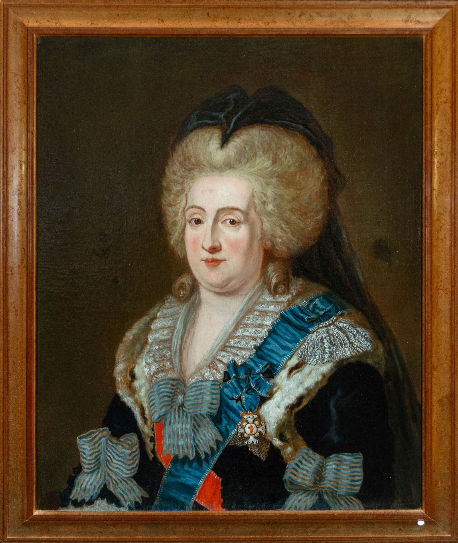 German princess of the 18th century: Oil on canvas, German princess, 18th century. Dimensions: 72 cm x 61 cm and 92 cm x 74 cm. Half-length portrait of a woman with a neutral dark background that draws attention to the figure. The sitter