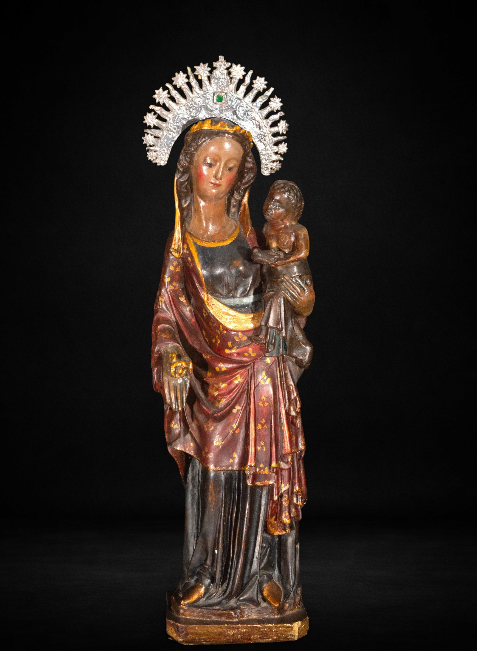 Neo-Gothic plaster carving, 20th century (1 of 6)