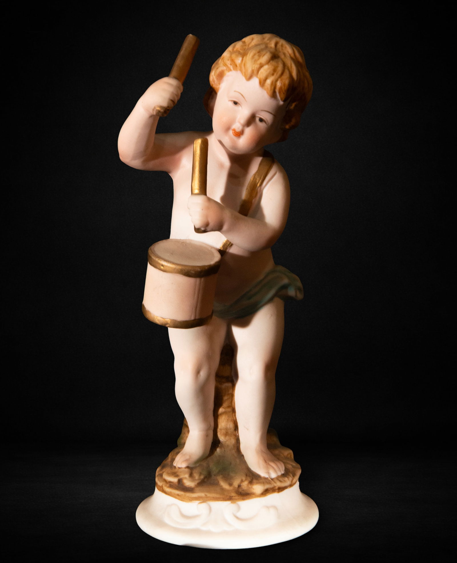 Porcelain figurine of the drummer (1 of 4)