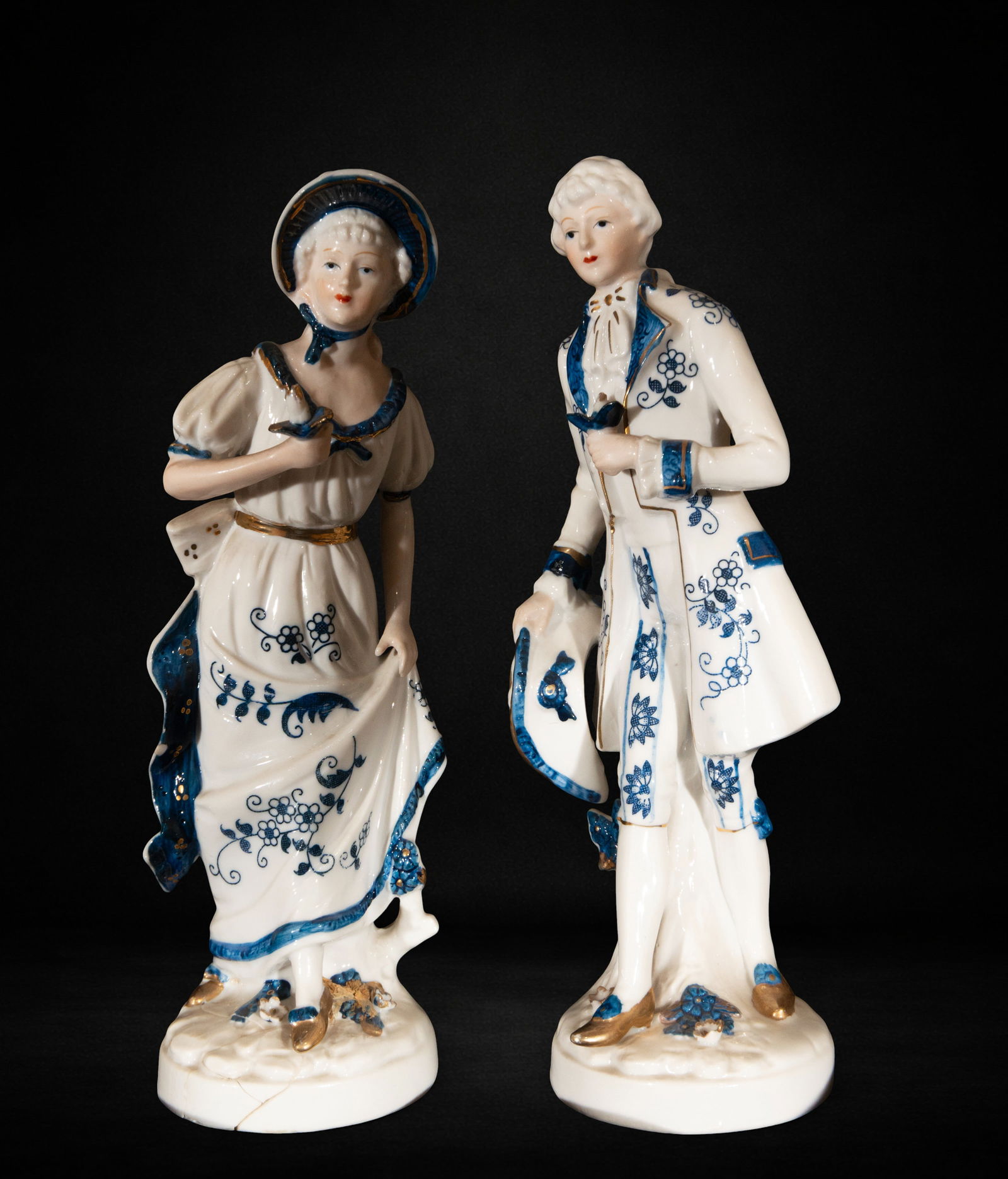 Porcelain set, lady and gentleman (1 of 3)