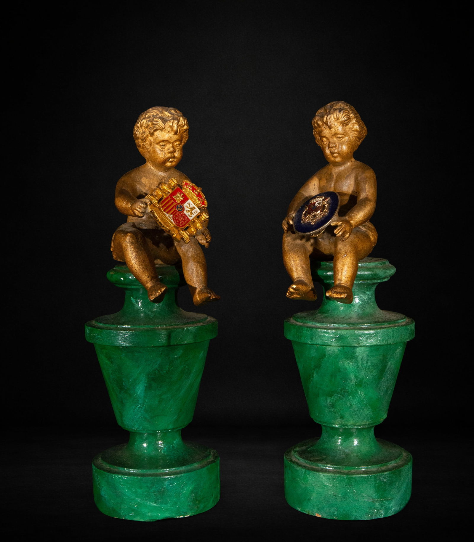 Pair of children in bronze on wooden pedestals, 20th century (1 of 4)