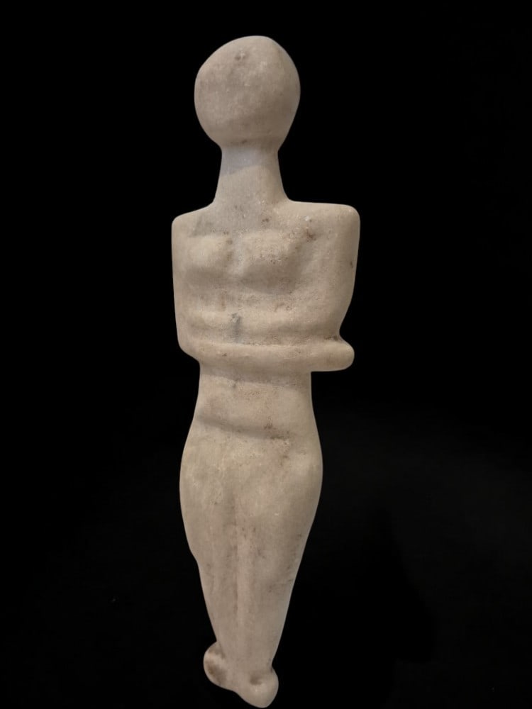 Neolithic steatopygous female figure in marble – No. 1 (Eastern Europe / Black Sea, c. 5000–3000 (1 of 3)