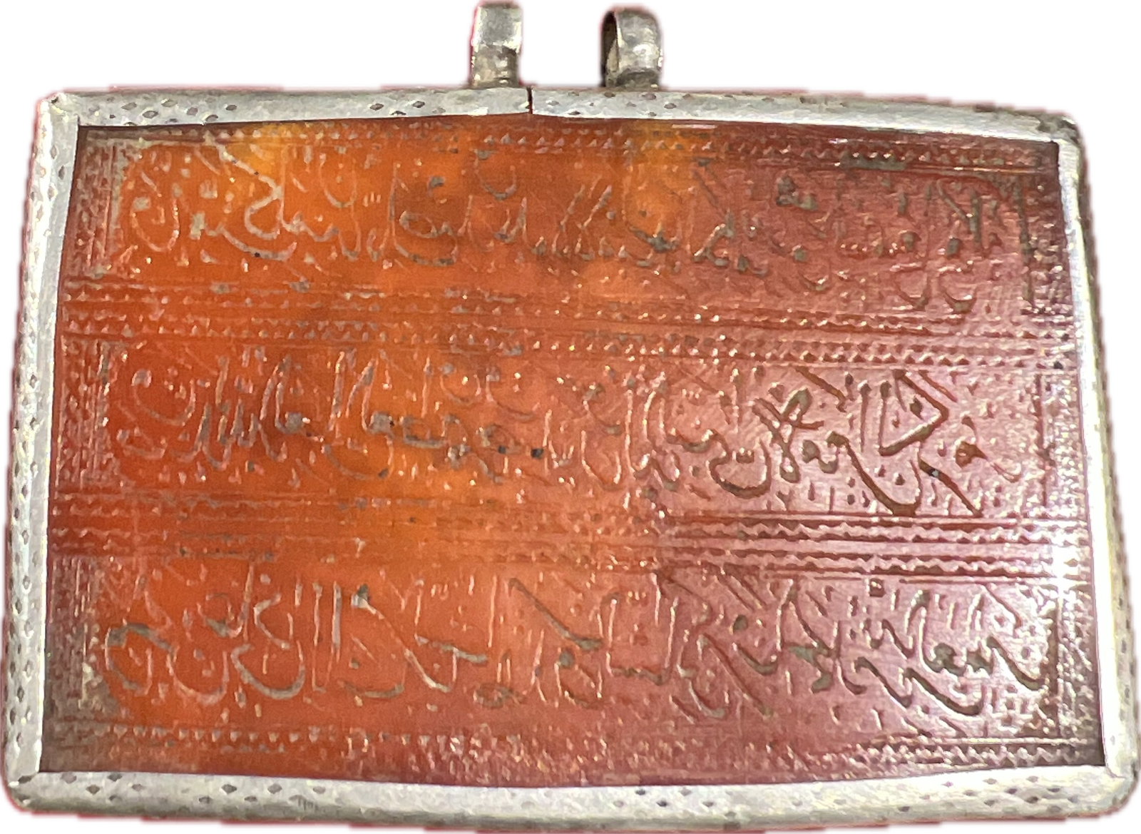 Rare and Large Islamic Talisman Pendant in carnelian and silver from the 17th-18th centuries: 223 g. 5.5 x 7 cm