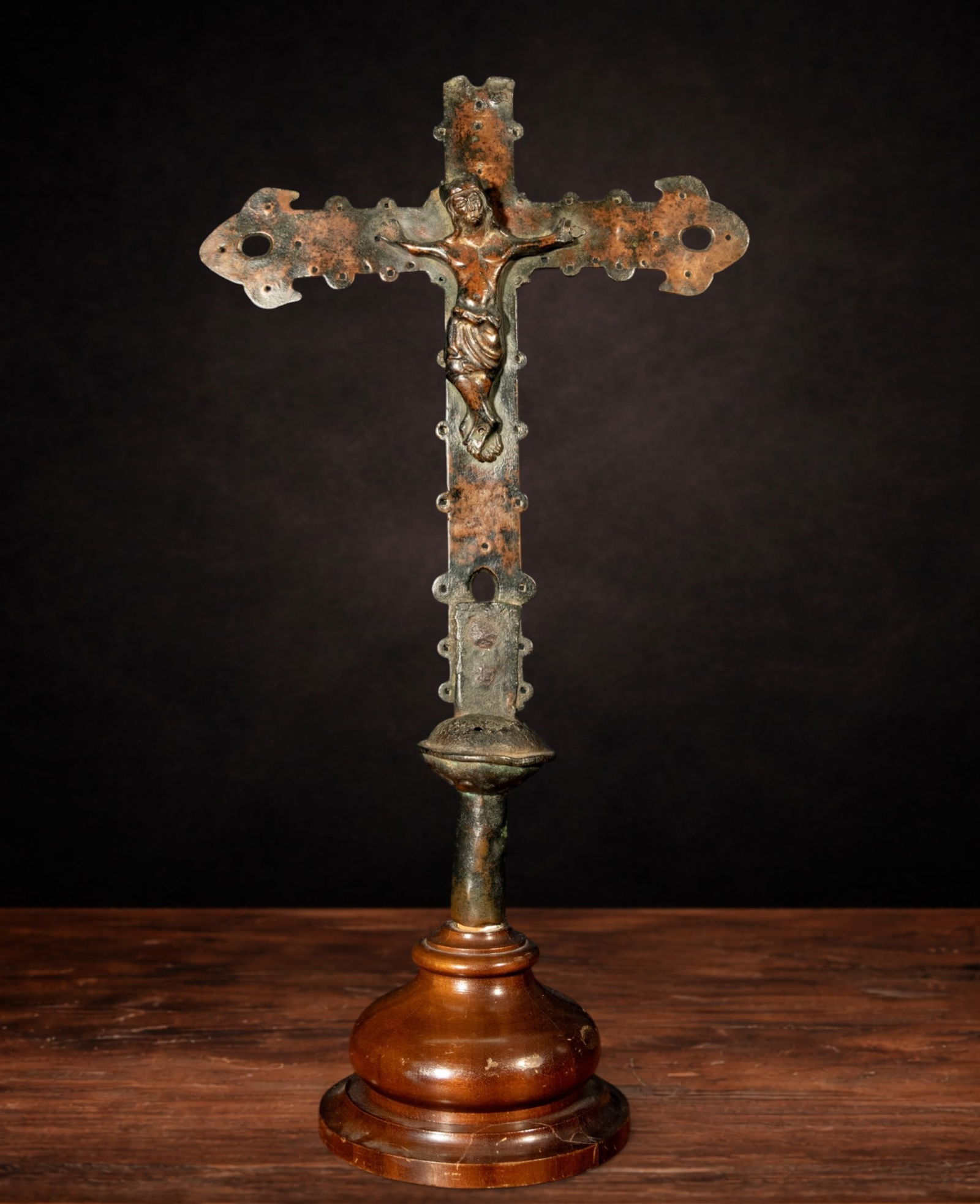 Important Medieval Gothic Processional Cross from Silos. 12th-13th centuries: In repoussé copper, with wooden base. Provenance: important private collection from the early period.