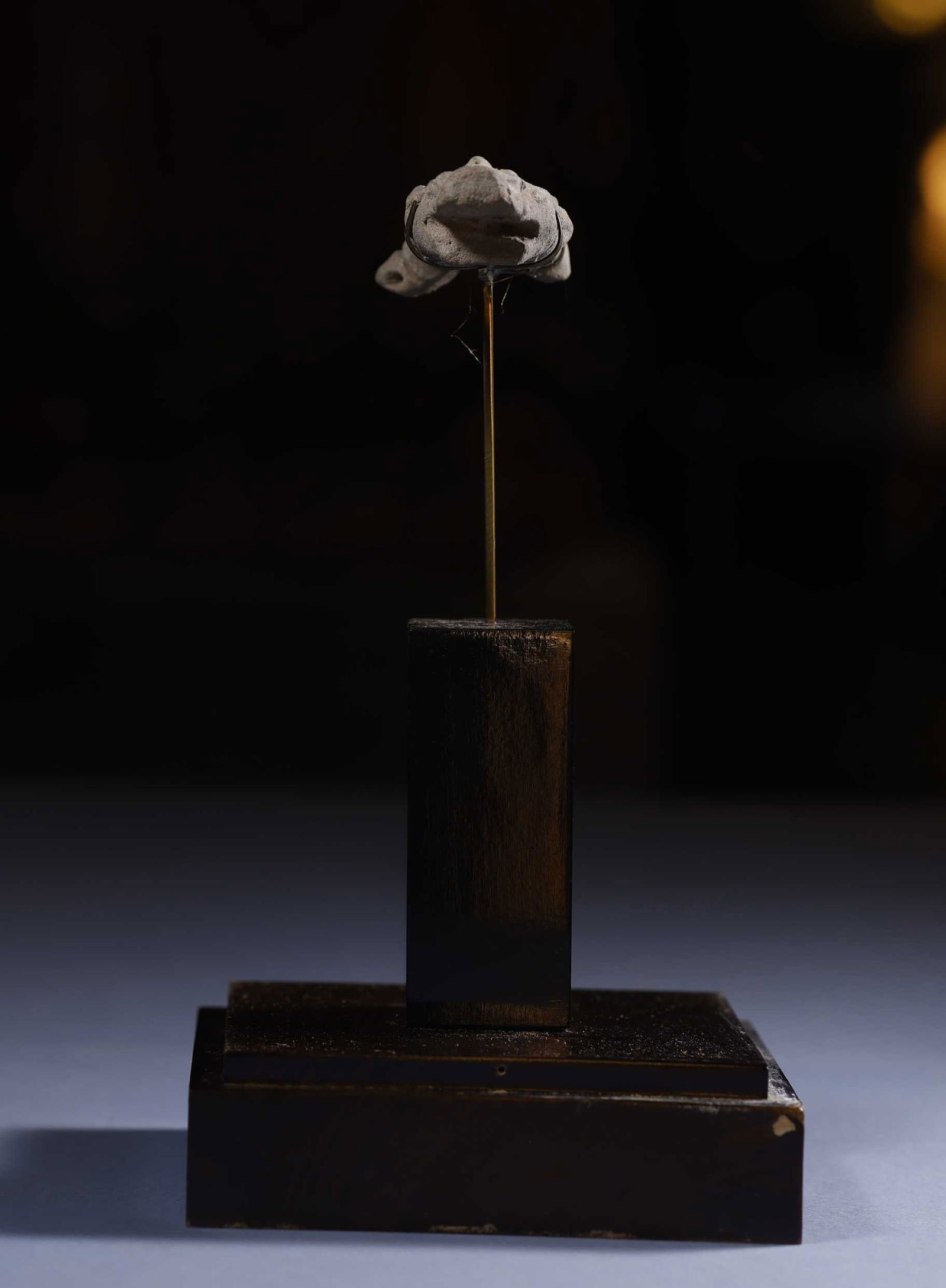 Pre-Columbian Sculpture - Pre-Columbian America - 500 BC - 500 AD: Terracotta - Size - 4 x 12 x 4 cm