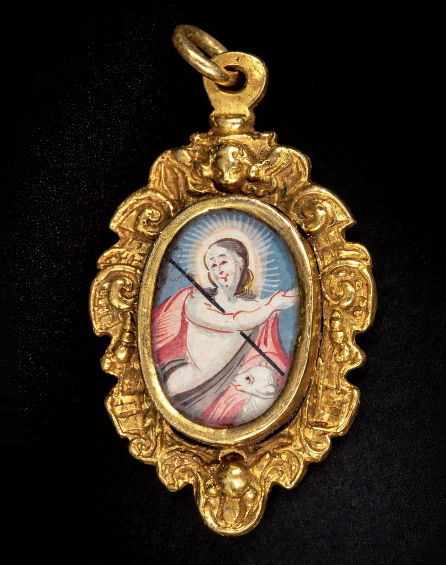 Exquisite Milanese Renaissance reliquary in gilded silver from the 16th century: Northern Italy, measurements 6.5 x 3.5 cm. Weight: 29.67g