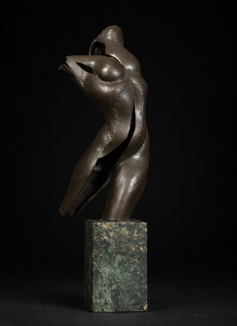 Bronze Torso Sculpture - Miguel Moreno (Granada, 1935): Limited edition of 49 pieces. Torso dimensions: 25 x 10 cm. Base dimensions: 10 x 6 x 6 cm