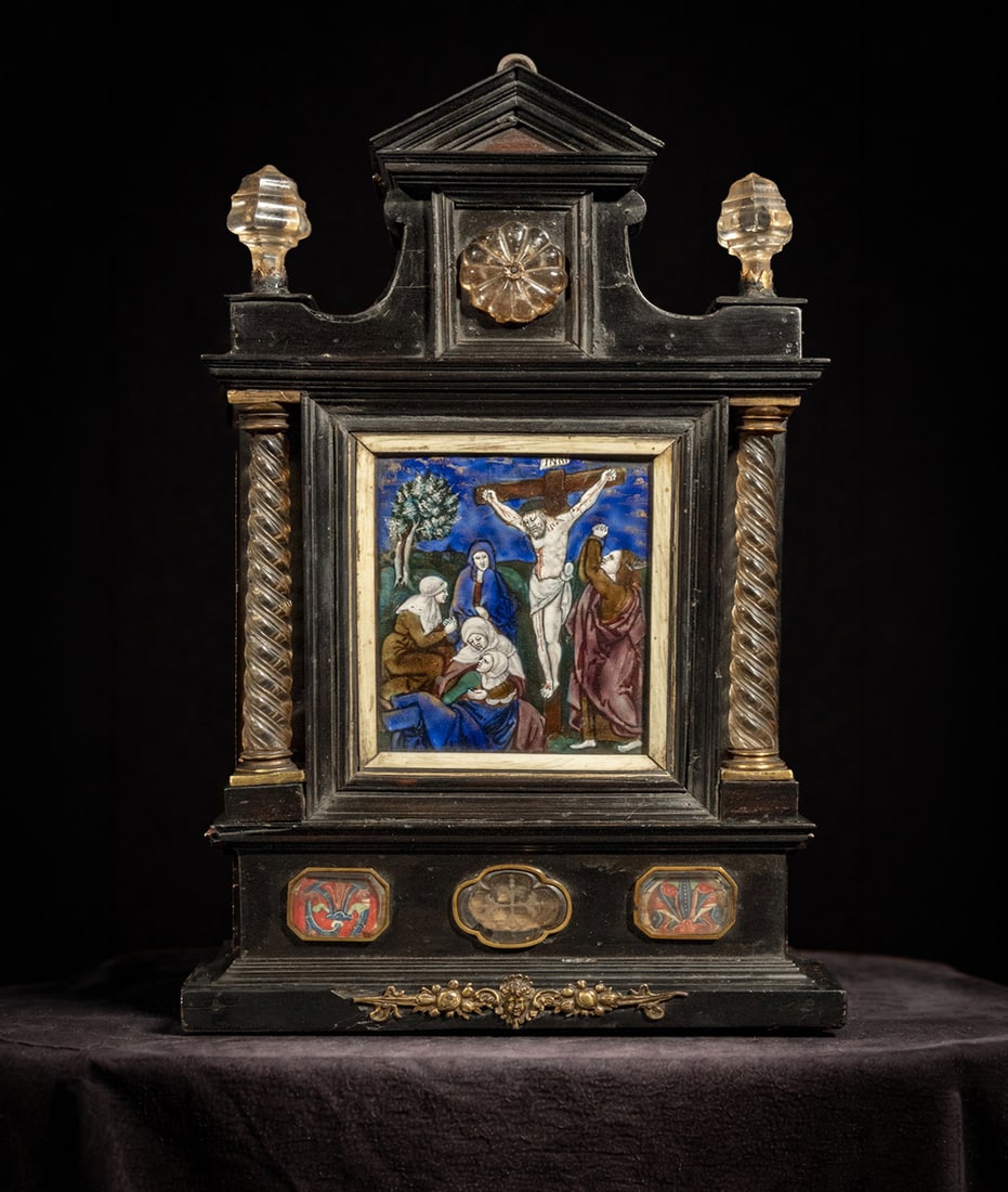 Exceptional 16th-century Limoges reliquary of the "Escorial" type (1 of 10)