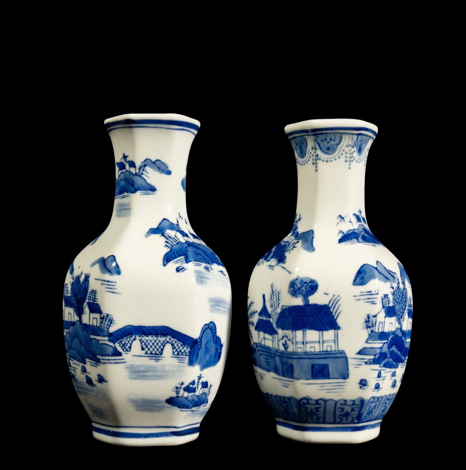 Pair of Chinese Hexagonal Vases, 19th-20th centuries: Measurements of each: 20 x 12 cm