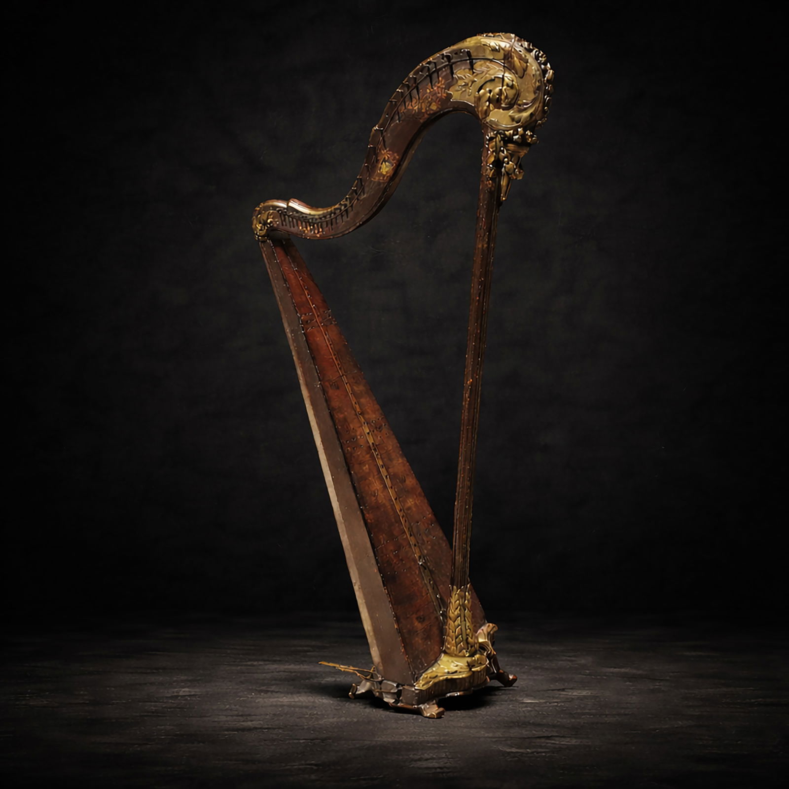 GEORGES COUSINEAU AND JACQUES-GEORGES COUSINEAU (Paris, 18th century) 34-string harp with: Lacquered wood with oriental decoration. Dimensions: 160 cm high. Elegant 34-string French harp with a modiglion decorated with oriental scenes lacquered in the chinoiserie style, a type of ornamentat