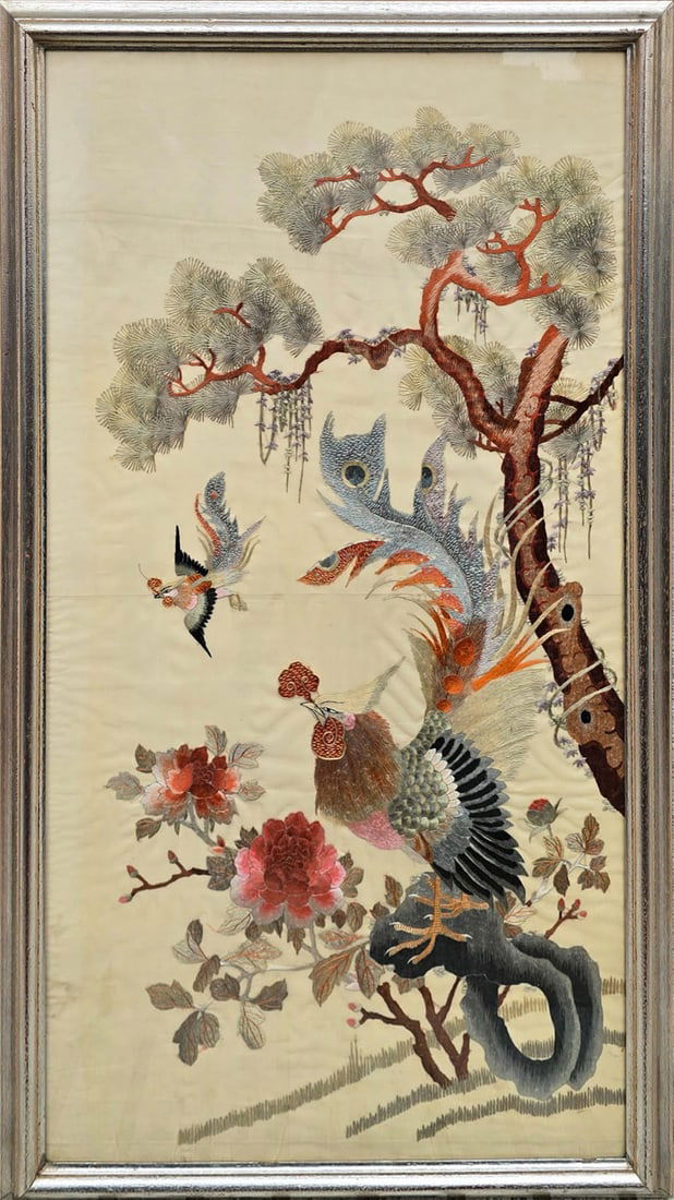 Beautiful Chinese embroidery from the early 20th century (1 of 2)