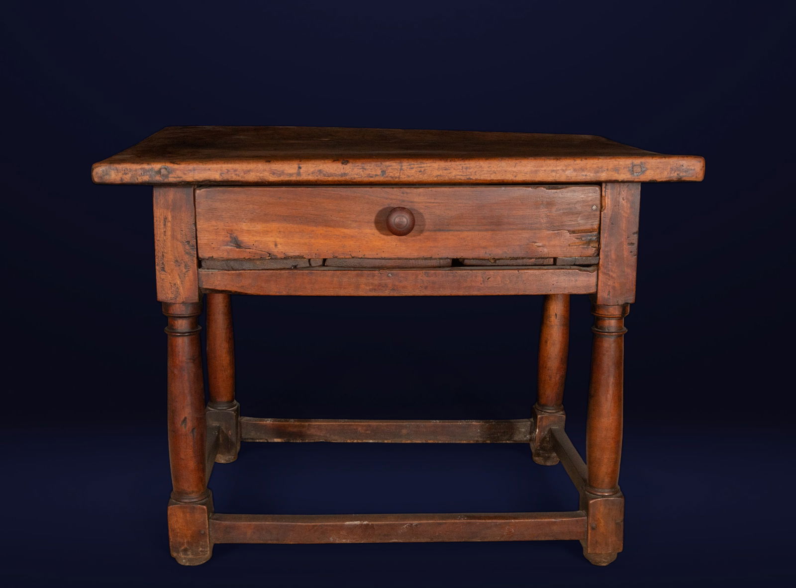 Walnut butcher's table, Spanish school, 17th century (1 of 5)