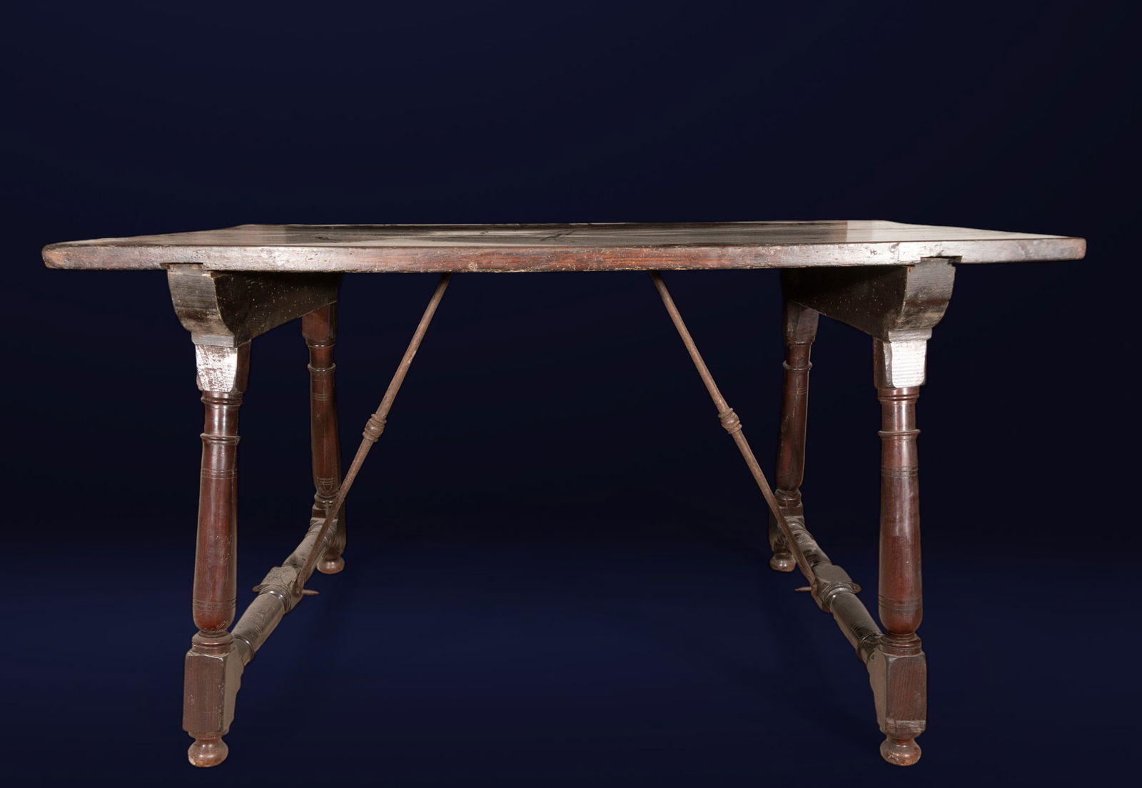 Walnut table with candle legs, Spanish school, 17th century (1 of 4)