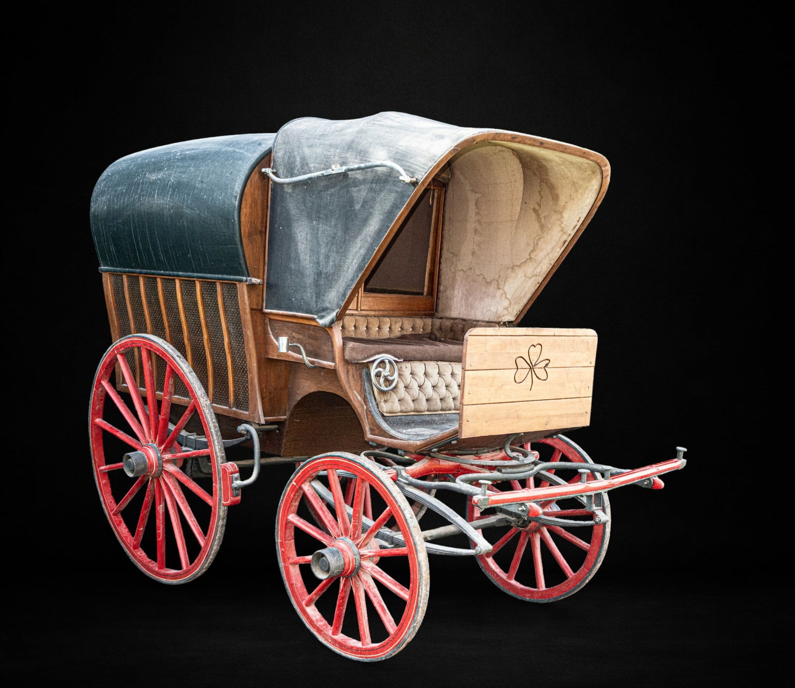 Horse-drawn carriage on the Valladolid-Valencia route, 19th century (1 of 9)