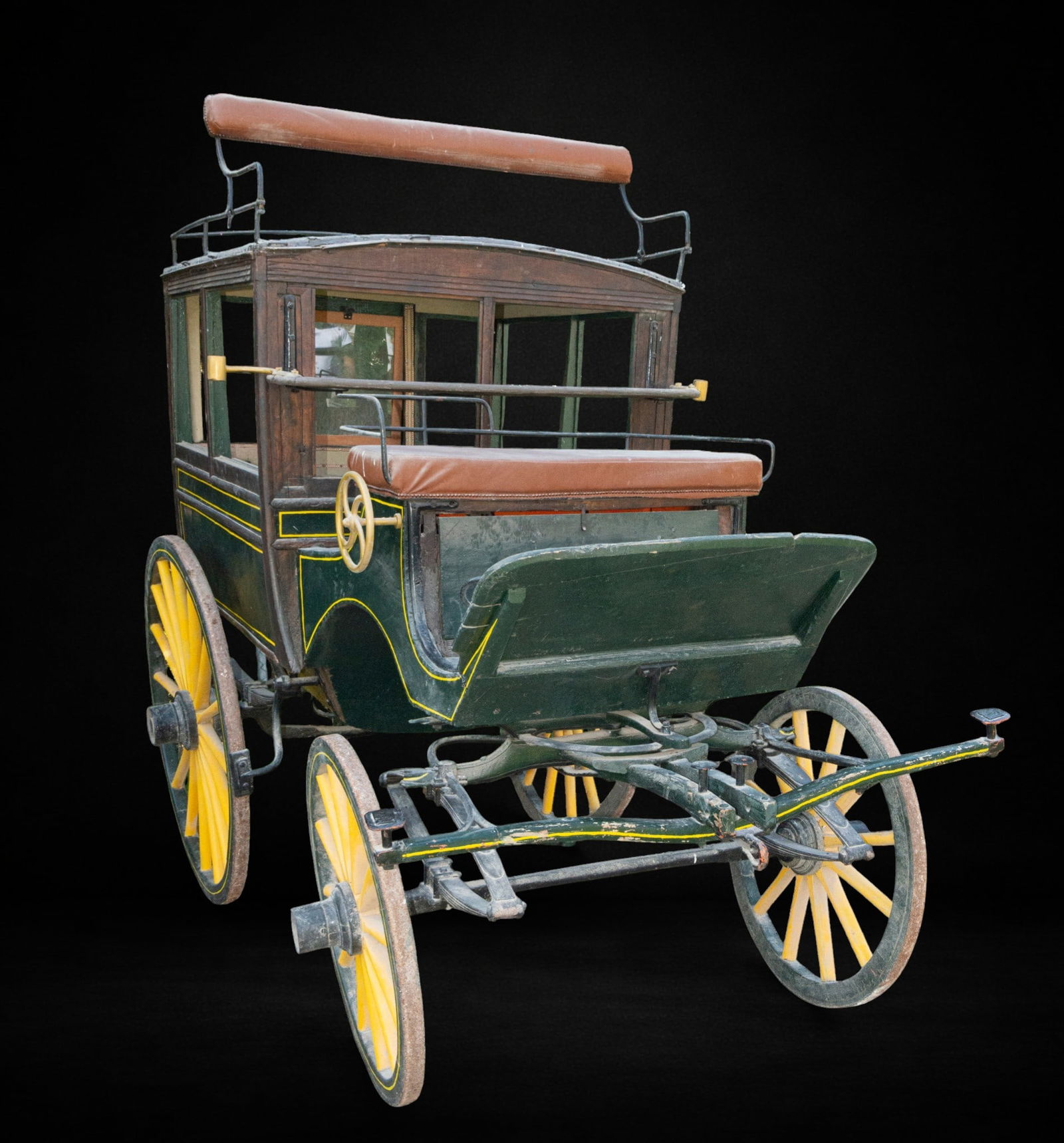 Passenger coach for eleven people with coachman and assistant, 19th century (1 of 8)