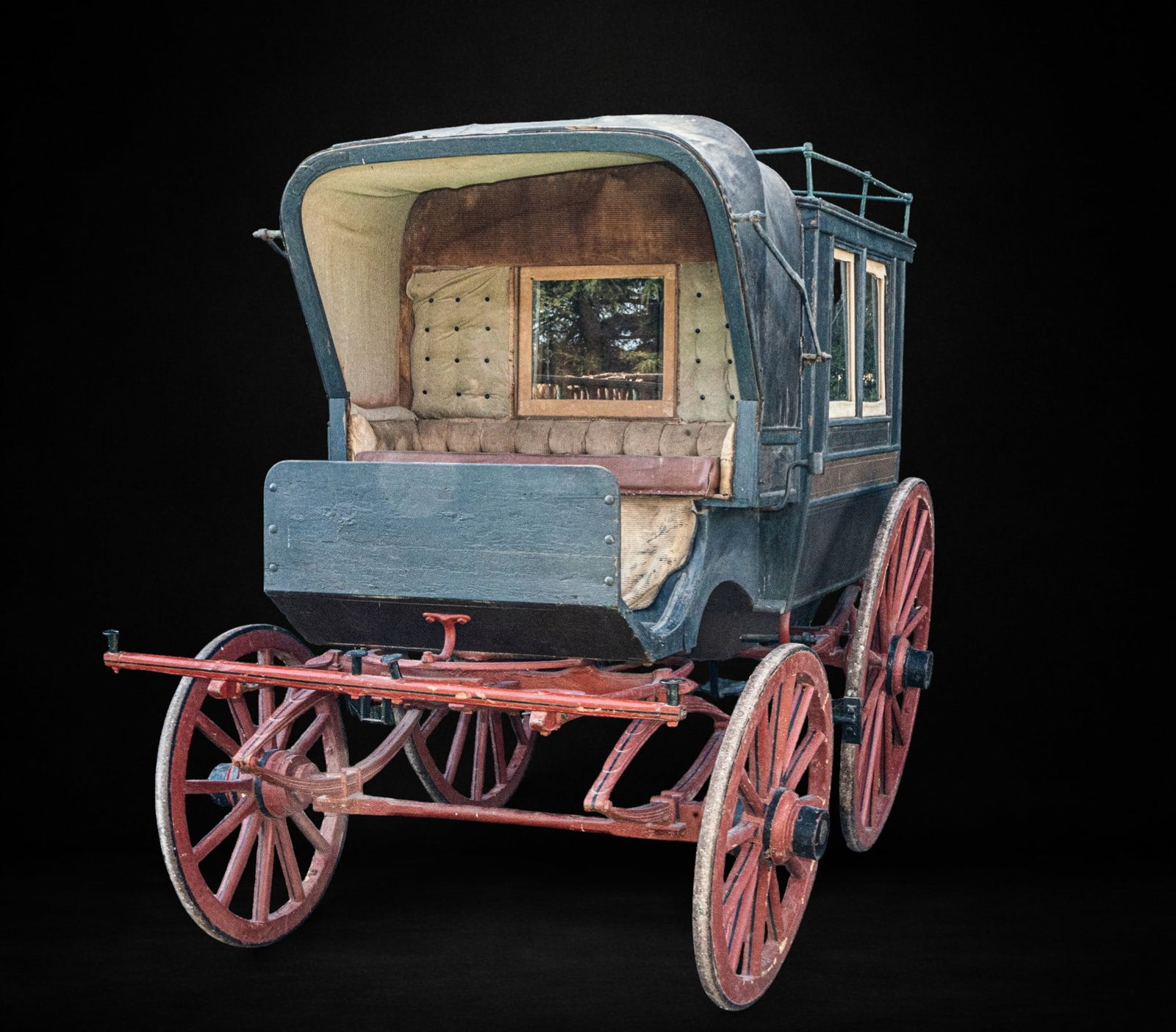 Eight-seater family carriage with coachman, 19th century (1 of 6)
