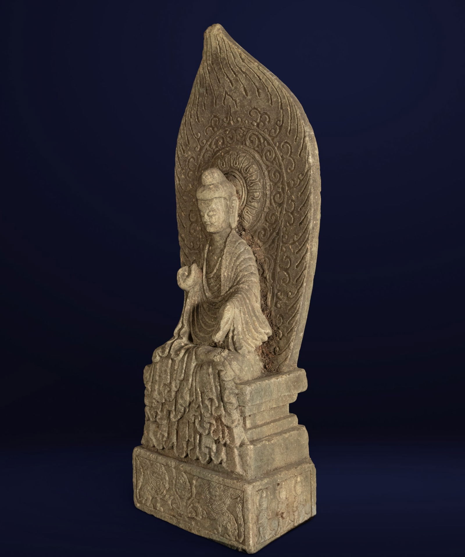 Large Chinese Stele of Buddha in Wei stone with inscription - Chinese School (386–534) (1 of 11)