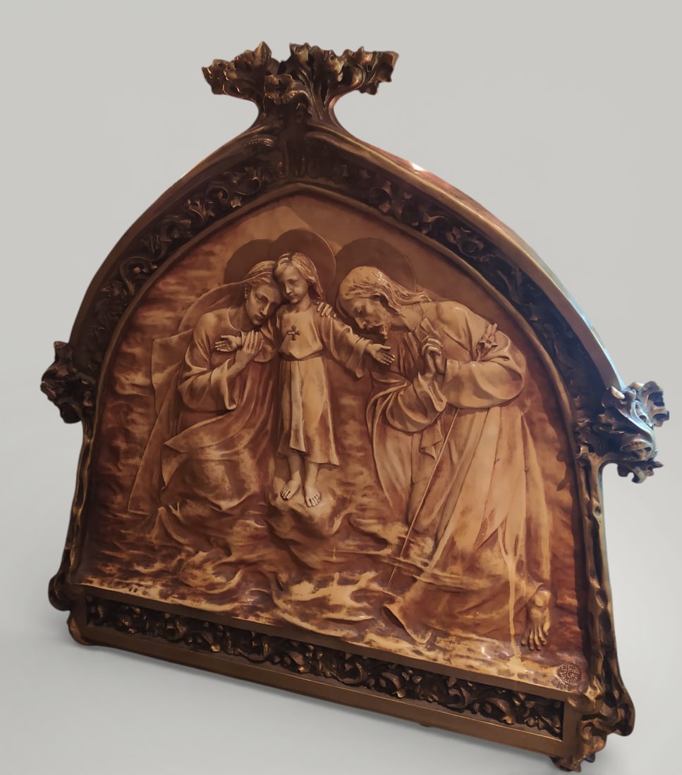 Large Catalan Noucentista Modernist Ceiling Esteve 19th century: 122 cm x 120 cm, in wood and stucco