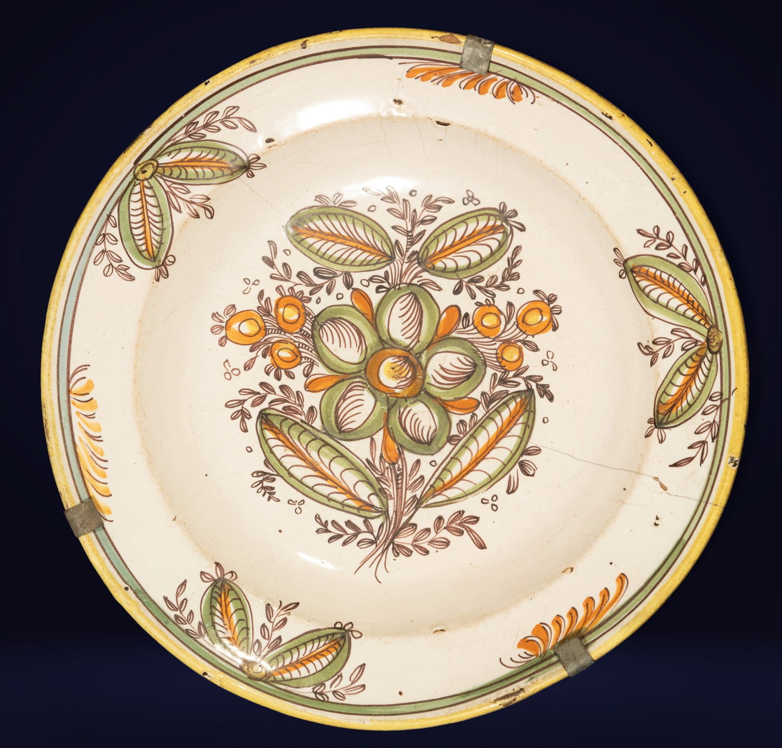 Ribes Alves Manises Grand Plate, early 19th century: 27 cm diameter, 18th-early 19th century