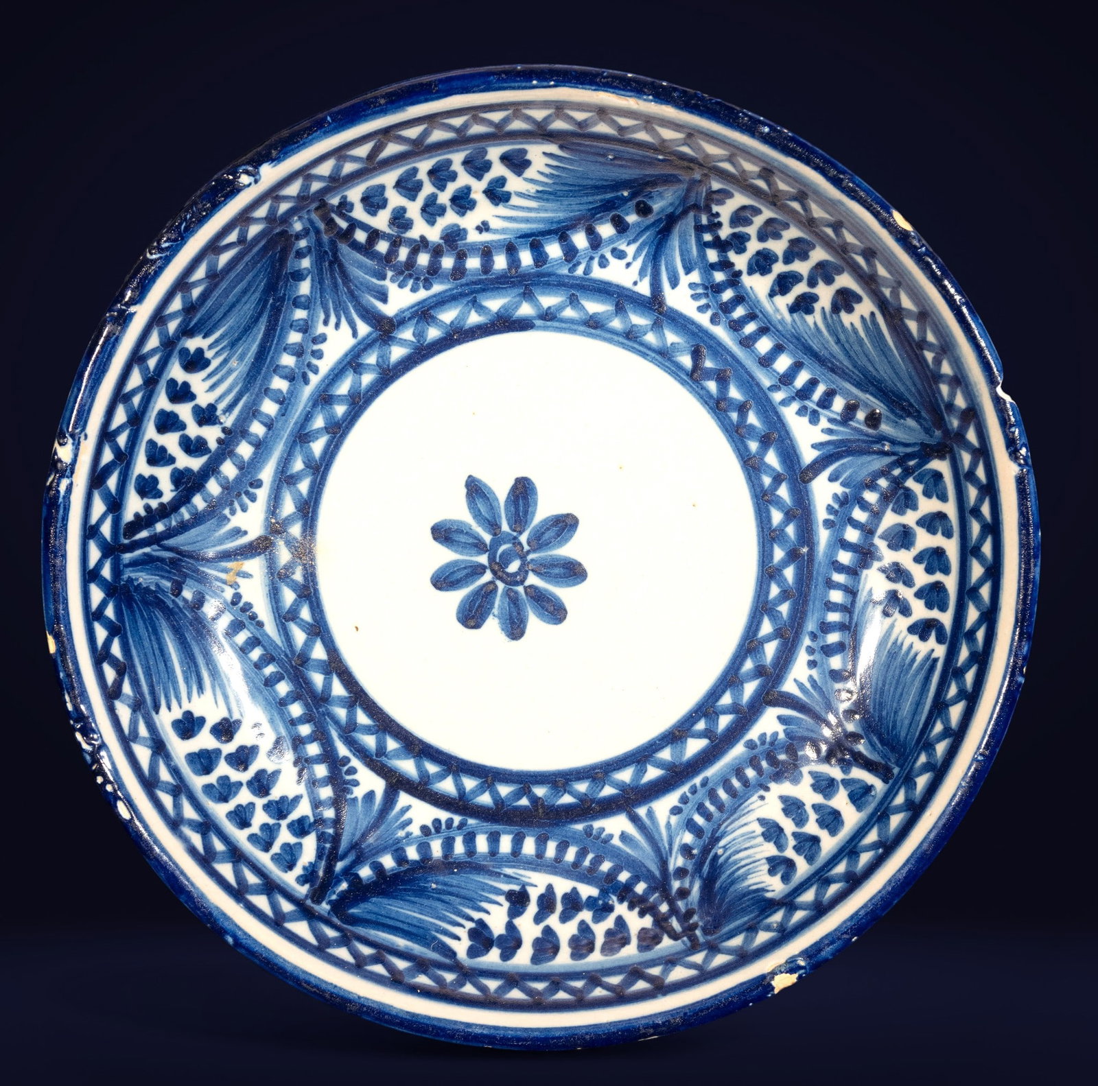 Manises plate, 19th century: In ceramic, approx. 22 cm.