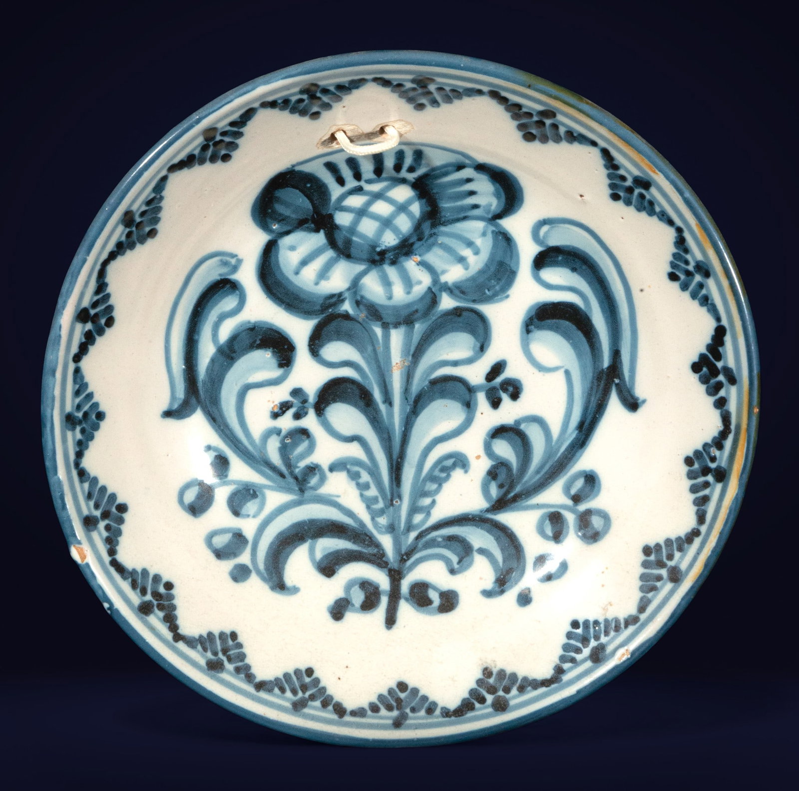 Talavera Puente 19th C dish: Measurements: 22 cm x 22 cm x 5 cm