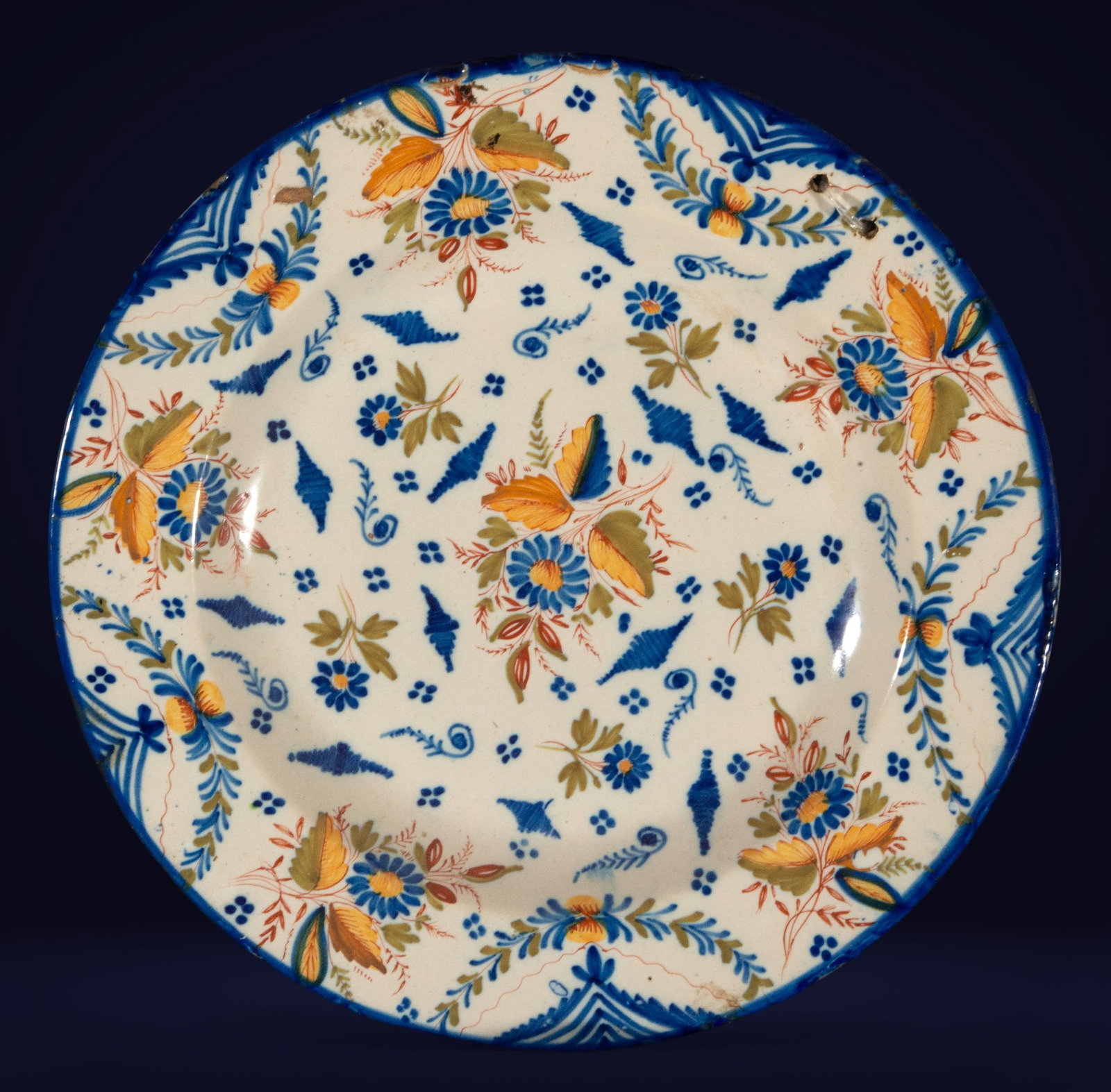Manises ceramic plate, 19th century: Measurements: 32 cm x 32 cm x 2 cm
