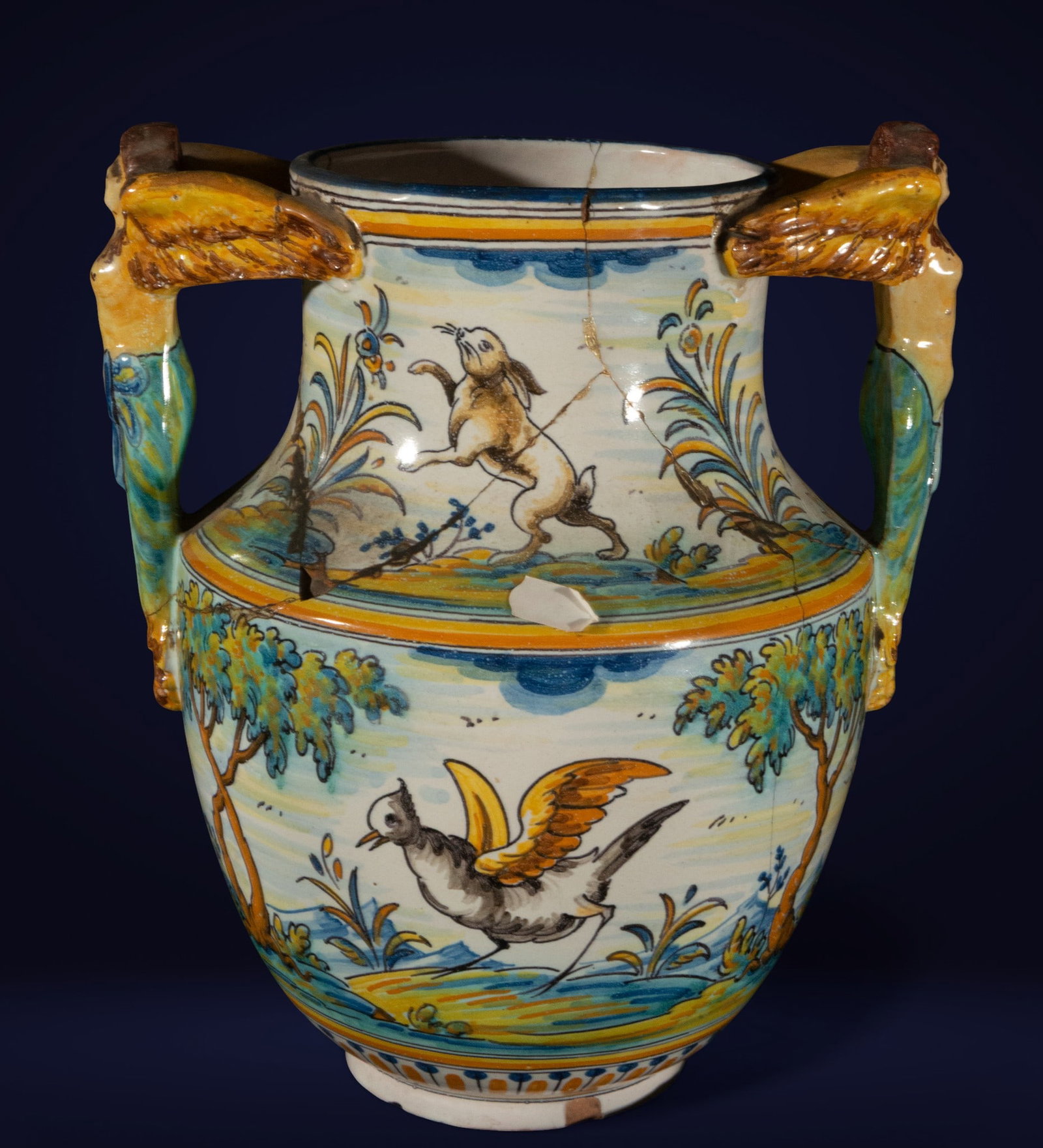 Talavera vase SASO Ruiz de Luna, 19th-20th century: Measurements: 24 cm x 24 cm x 16 cm