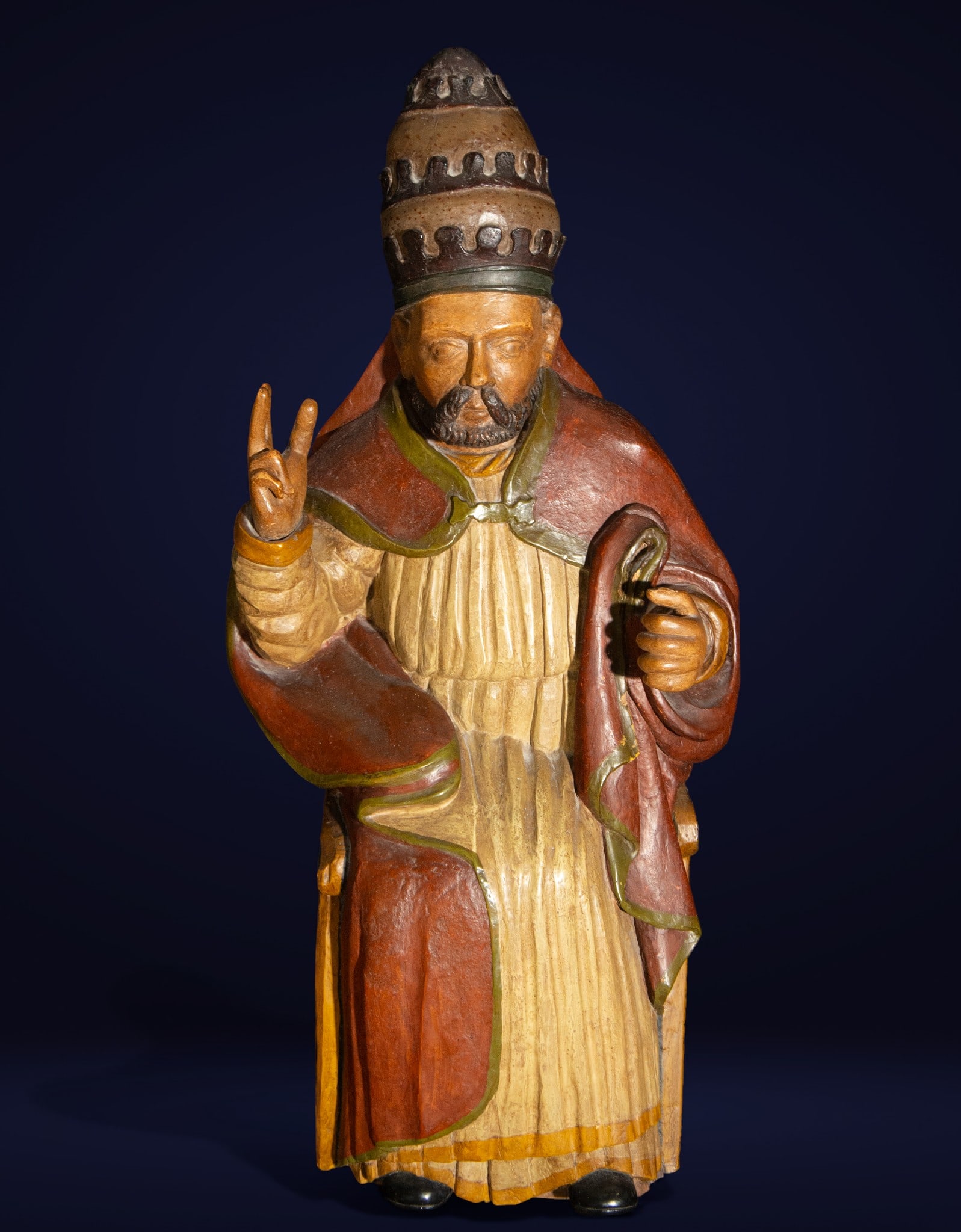 Bishop, colonial school, 18th century: Measurements: 84 cm x 39 cm x 22 cm