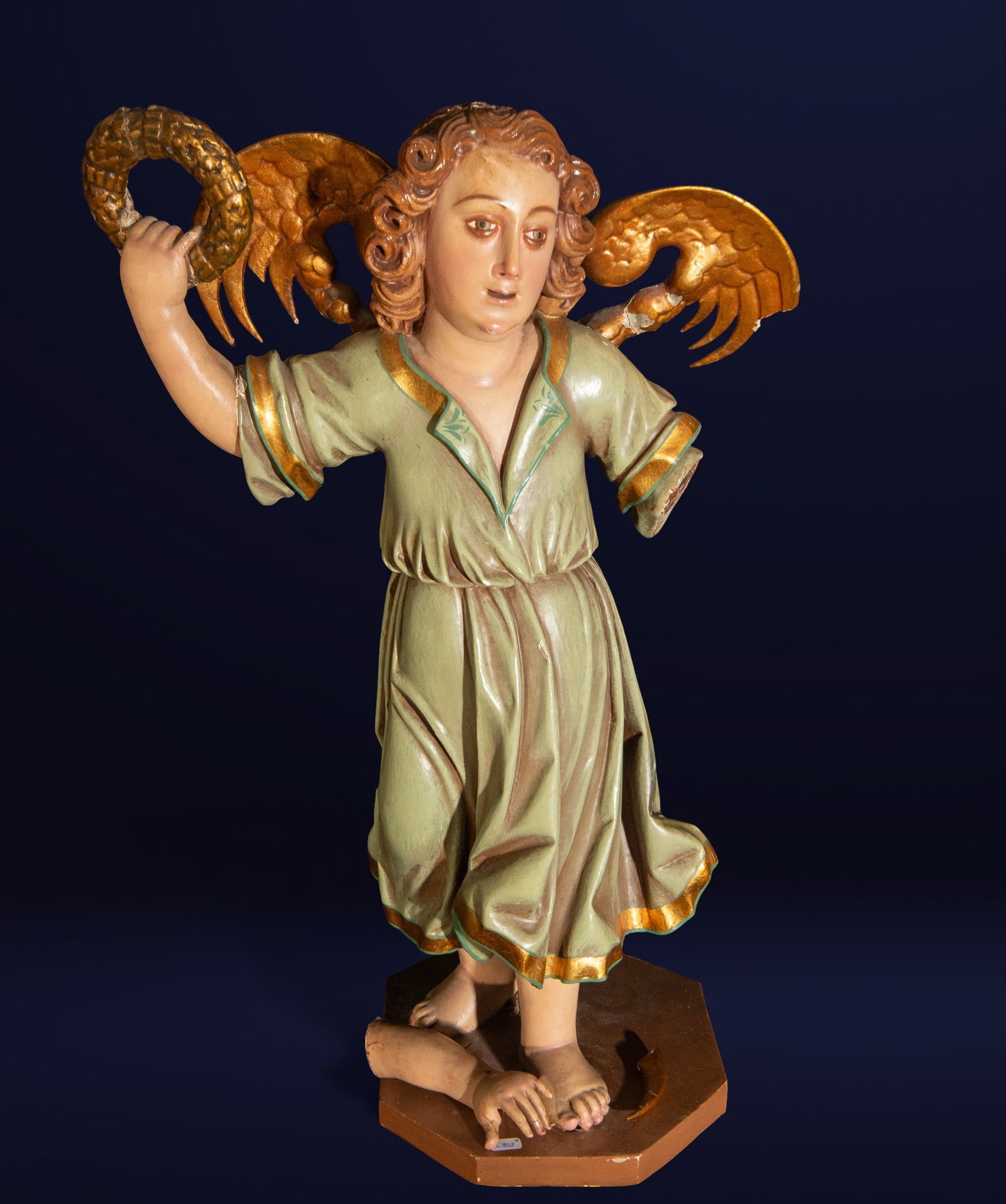 Angel of Olot, 19th century: Measurements: 75 cm x 55 cm x 35 cm
